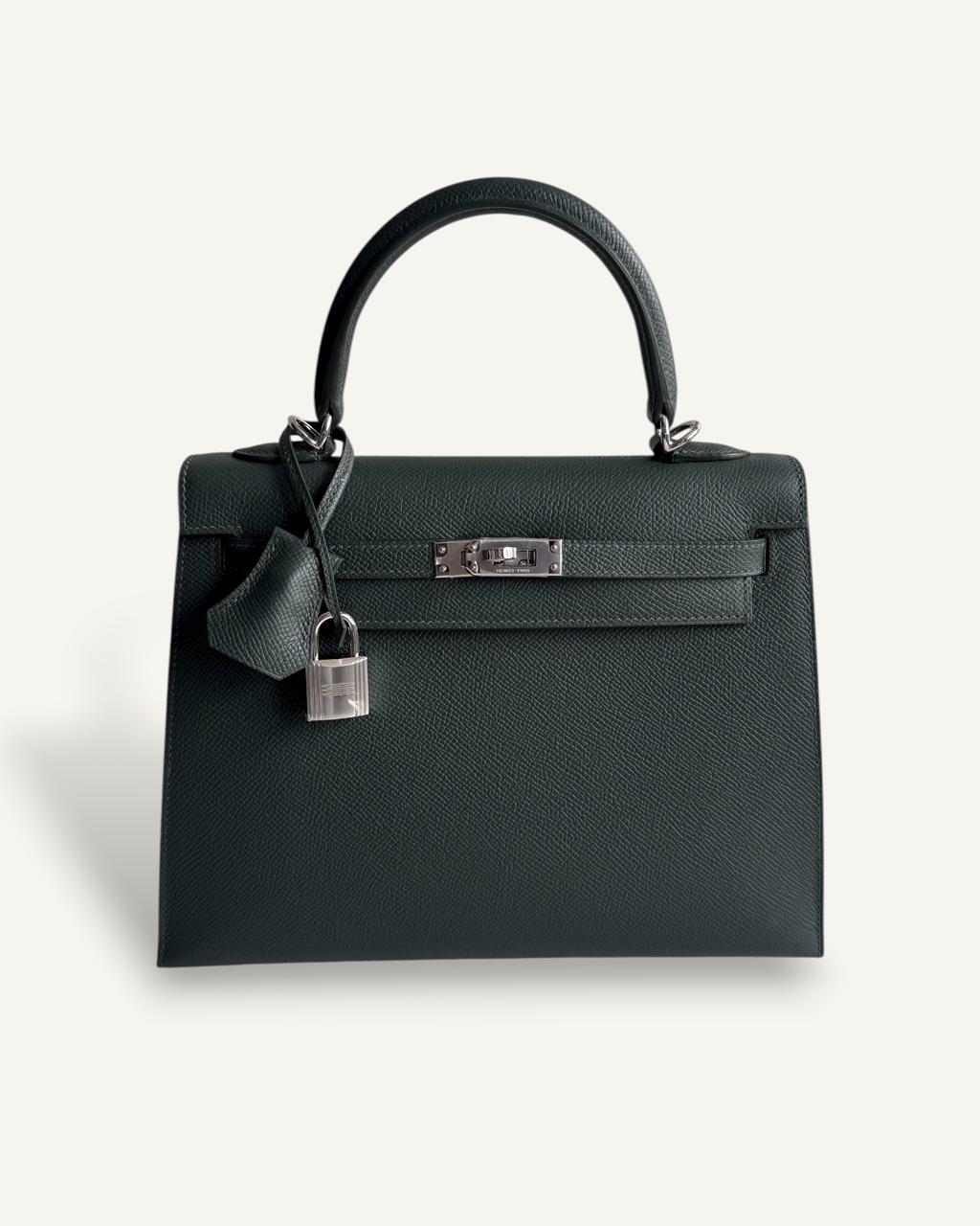 Bolsa Hermès Kelly 25 Epsom Vert Gris com Ferragens Palladium