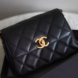 Bolsa Chanel Single Flap Caviar Small Preta com Gold Hardware