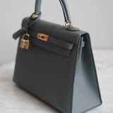 Bolsa Hermès Kelly 25 Epsom Vert Amande com Ferragens Gold