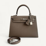Bolsa Hermès Kelly 25 Epsom Sellier Etoupe com Ferragens Palladium