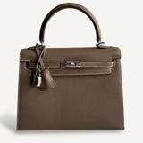 Bolsa Hermès Kelly 25 Epsom Etoupe com Ferragens Palladium