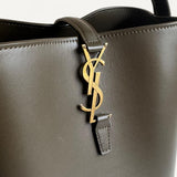 Bolsa Saint Laurent LE 37 Bucket Verde com Ferragens Douradas