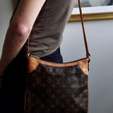 Bolsa  Louis Vuitton Tiracolo Odeon Monograma