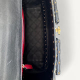 Bolsa Valentino Black Leather Rockstud Spike Top Handle com Ferragens Douradas