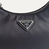 Bolsa Prada Re - Edition 2005 Preta  com Ferragens Prata
