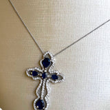 Gargantilha Cruz em Ouro Branco 18k  com Diamantes e Safiras