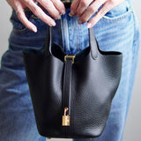 Bolsa Hermès Picotin 18 Clemence Noir com Ferragens Gold