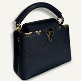 Bolsa Louis Vuitton Capucines Mini Preta com Ferragens Douradas