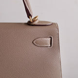Bolsa Hermès Kelly 28 Epsom Etoupe com Ferragens Gold