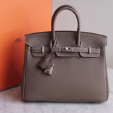 Bolsa Hermès Birkin 25 Togo Etoupe com Ferragens Palladium