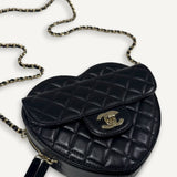 Bolsa Chanel Heart Lambskin CC In Love Preta com Ferragens Douradas