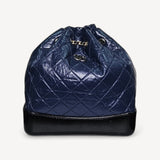 Mochila Chanel Gabrielle Aged Calfskin Preta com Azul