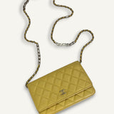Bolsa Chanel WOC Amarela com Ferragens Douradas