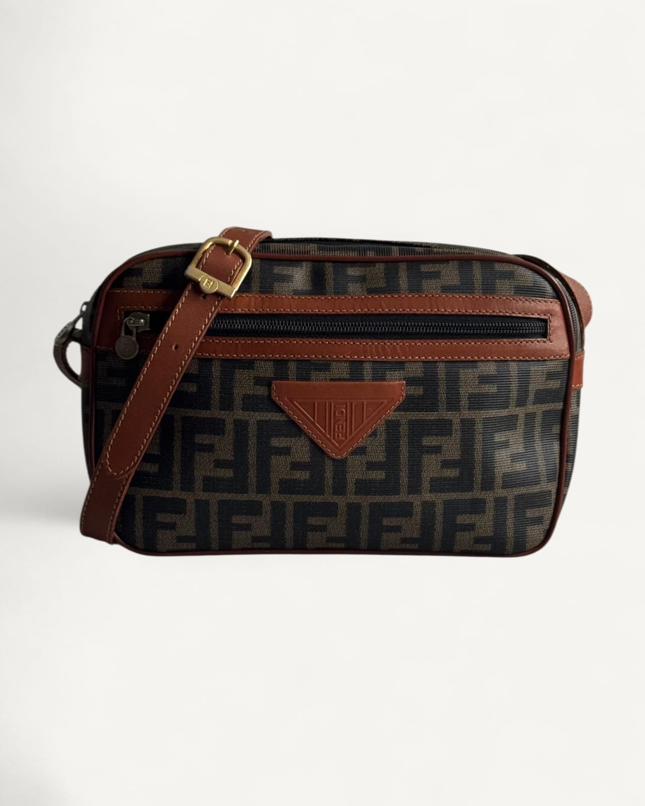 Fndiページ Fendi – Front Row
