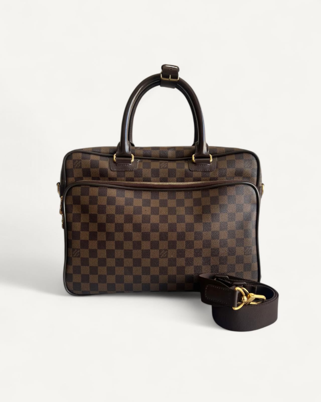Louis Vuitton – Front Row