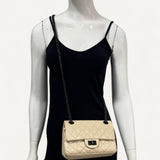 Bolsa Chanel Aged Calfskin Quilted com Ferragem Black