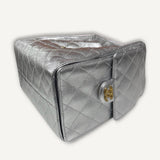 Bolsa Chanel 25 Pequena Prateada com ferragens Douradas