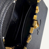 Bolsa Louis Vuitton Capucines Mini Preta com Ferragens Douradas