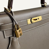 Bolsa Hermès Kelly 28 Epsom Etoupe com Ferragens Gold