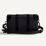 Bolsa Louis Vuitton Faded Calfskin Monogram Soft Trunk Preta