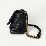 Bolsa Chanel 19 Média Preta com Ferragens Douradas