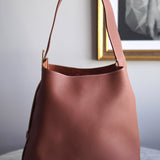 Bolsa Louis Vuitton Low Key Hobo Cognac Média
