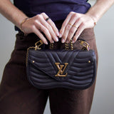 Bolsa Louis Vuitton New Wave Preta