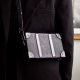 Bolsa Louis Vuitton Faded Calfskin Monogram Soft Trunk Preta