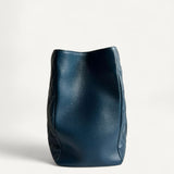 Bolsa Chanel Shopper Azul Marinho com Ferragens Prateadas