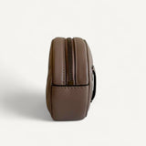 Pochete Gucci GG Marmont Nude com Ferragens Douradas