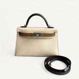 Bolsa Hermès Mini Kelly Epsom Tricolor Nata/ Chai / Gris Meyer com Ferragens Palladium