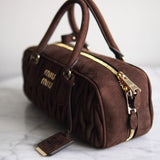 Bolsa Miu Miu Arcadie Camurça Marrom Pequena