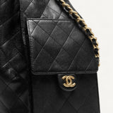Bolsa Chanel 25 Medium Preta com Ferragens Douradas