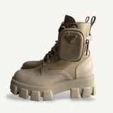 Bota Prada Monolith Re-Nylon Off-White