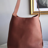 Bolsa Louis Vuitton Low Key Hobo Cognac Média