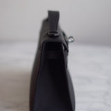 Bolsa Hermès Kelly Pochette Swift Noir com Ferragens Palladium