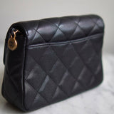 Bolsa Chanel Single Flap Caviar Small Preta com Gold Hardware