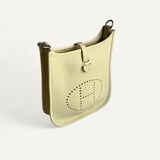 Bolsa Hermès Mini Evelyne Clemence Jaune Milton com Ferragens Palladium