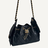 Bolsa Chanel 25 Mini Caviar Preta com Ferragens Douradas