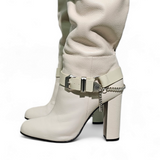 Bota Philipp Plein Off White Cano Longo com Detalhe de Fivela