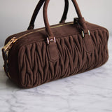Bolsa Miu Miu Arcadie Camurça Marrom Pequena
