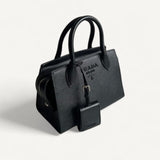 Bolsa Prada Monochrome Preta com Ferragens Prateadas