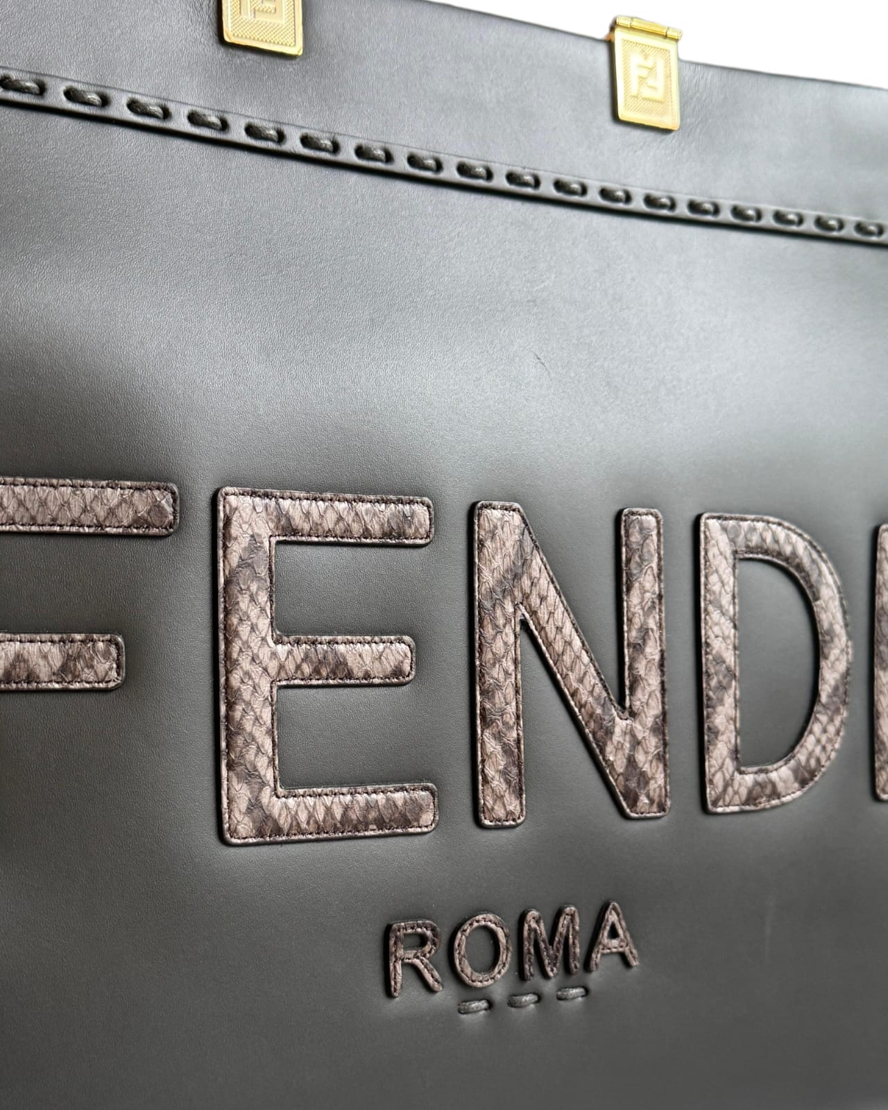 Bolsa Fendi Sunshine Shopper Média – Front Row