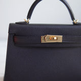 Bolsa Hermès Mini Kelly Epsom Noir com Ferragens Gold