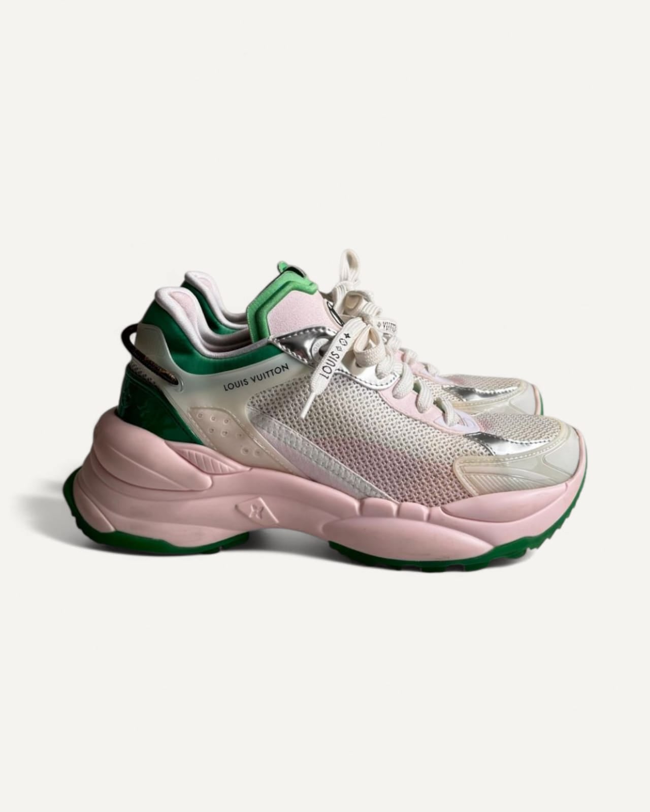 LOUIS VUITTON RUN55 スニーカー　40(24㎝) Tênis Louis Vuitton Run 55 Sneakers White And Green Monogram