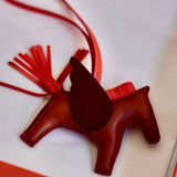 Charm Hermès Rodeo Pegasus Swift Grigri Gold | Rouge