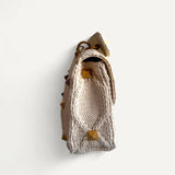 Bolsa Valentino Roman Stud Knit em Tricô Of-White com Ferragens Douradas