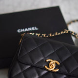 Bolsa Chanel Single Flap Caviar Small Preta com Gold Hardware