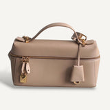 Bolsa Loro Piana Extra Bag L23 em Couro Calfskin Bege com Ferragens Douradas