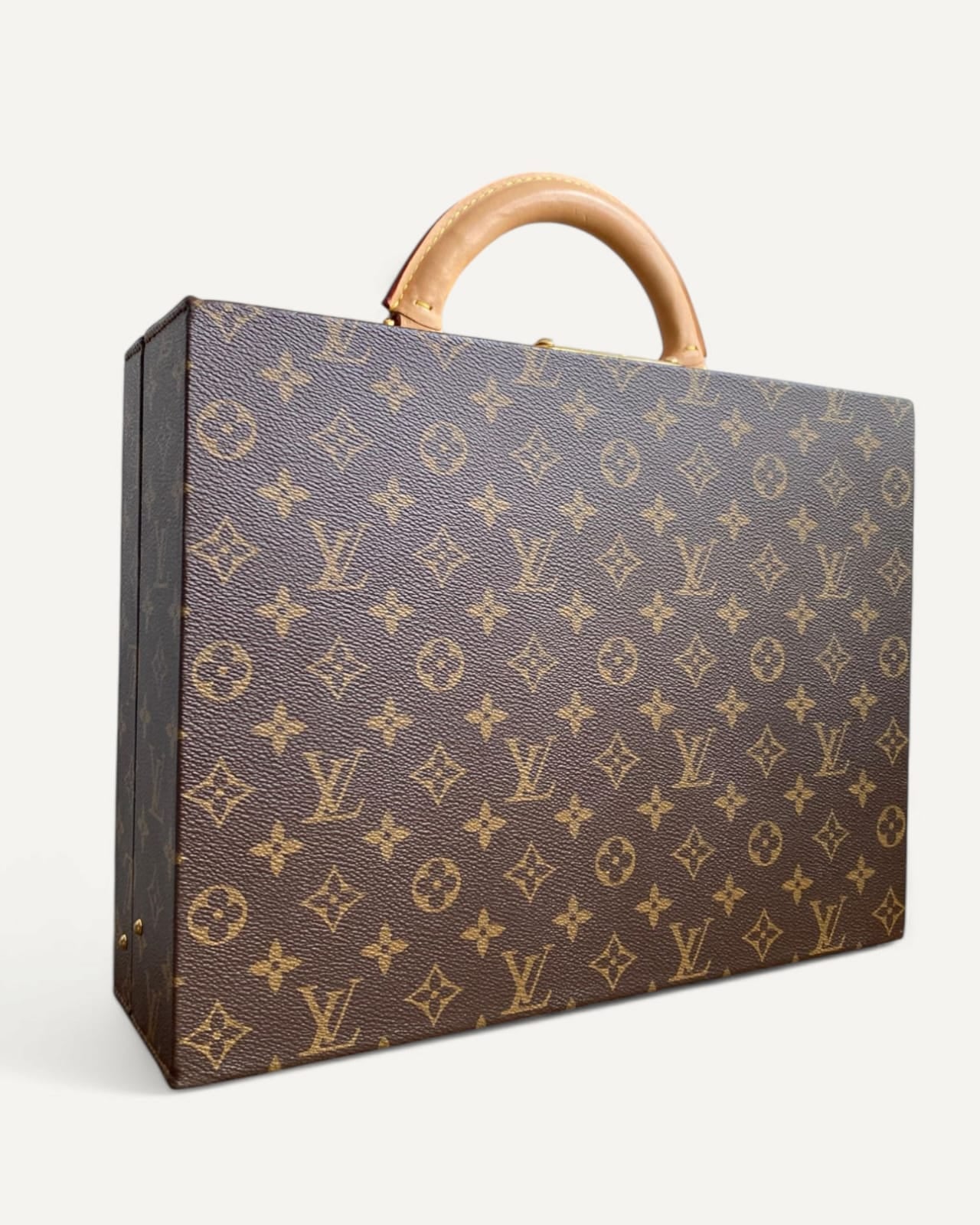 VUITTON ヴィエノフ Louis Vuitton – Front Row